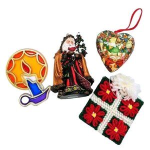 Lot Of 4 Vintage Christmas Tree Ornaments: Resin Grandeur Noel Santa,Crochet